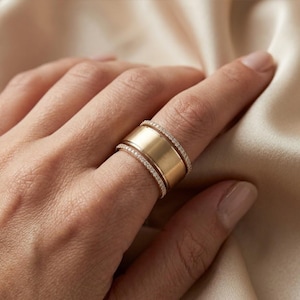 Anillo Oura, delicado anillo de eternidad, engaste de circonitas cúbicas, anillo de boda elegante, regalo de Navidad de lujo, joyería minimalista.