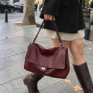 Sac bandoulière souple / Sac à main en cuir grainé bordeaux / Sac à main du quotidien / Sac en cuir pleine fleur