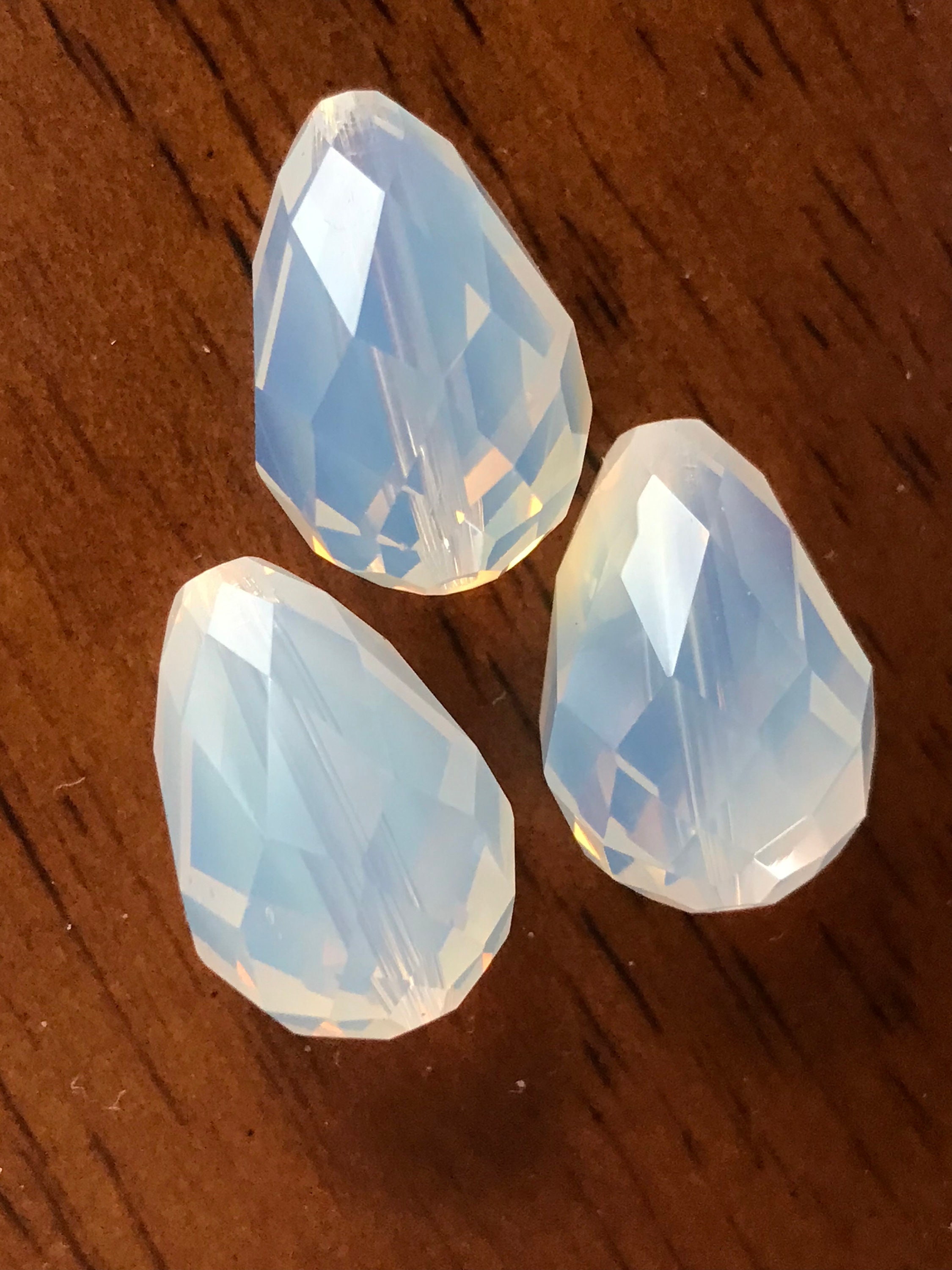 ❤❤4.5㌌美品　オパール✨✨ Four Very Cool White Opal Swarovski Crystals! Art 5500