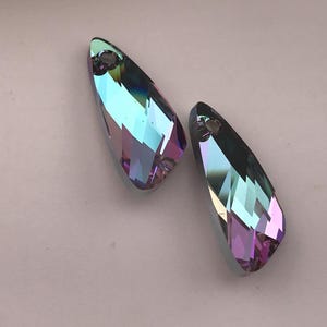 Gorgeous!  Two Swarovski angel wing pendants art 6690 - vitrail light - 23mm