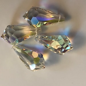 Four dazzling vintage Swarovski crystal pendants: Art. 6000 - crystal AB - 22x11mm