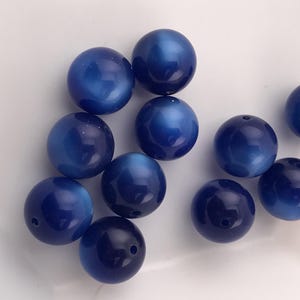 20 deep blue vintage moonglow lucite beads - 14.5mm - #208