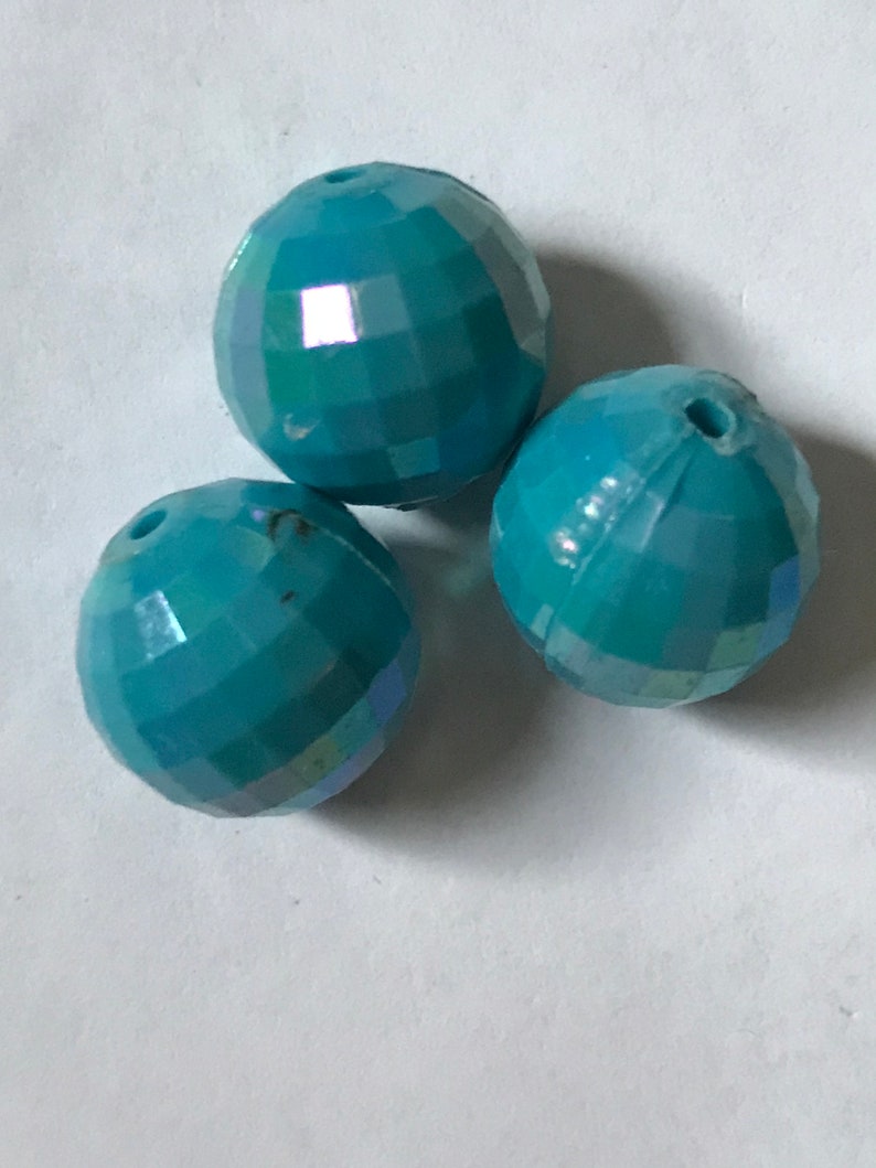13.5 mm 9 vintage prism-faceted aqua lucite beads with slight iridescence