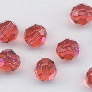 Peut inclure: Ensemble de trois bols gigognes en céramique, bleus, verts et blancs. Les bols présentent un émail moucheté et un design simple et moderne. Le plus grand bol mesure environ 15 cm de diamètre.