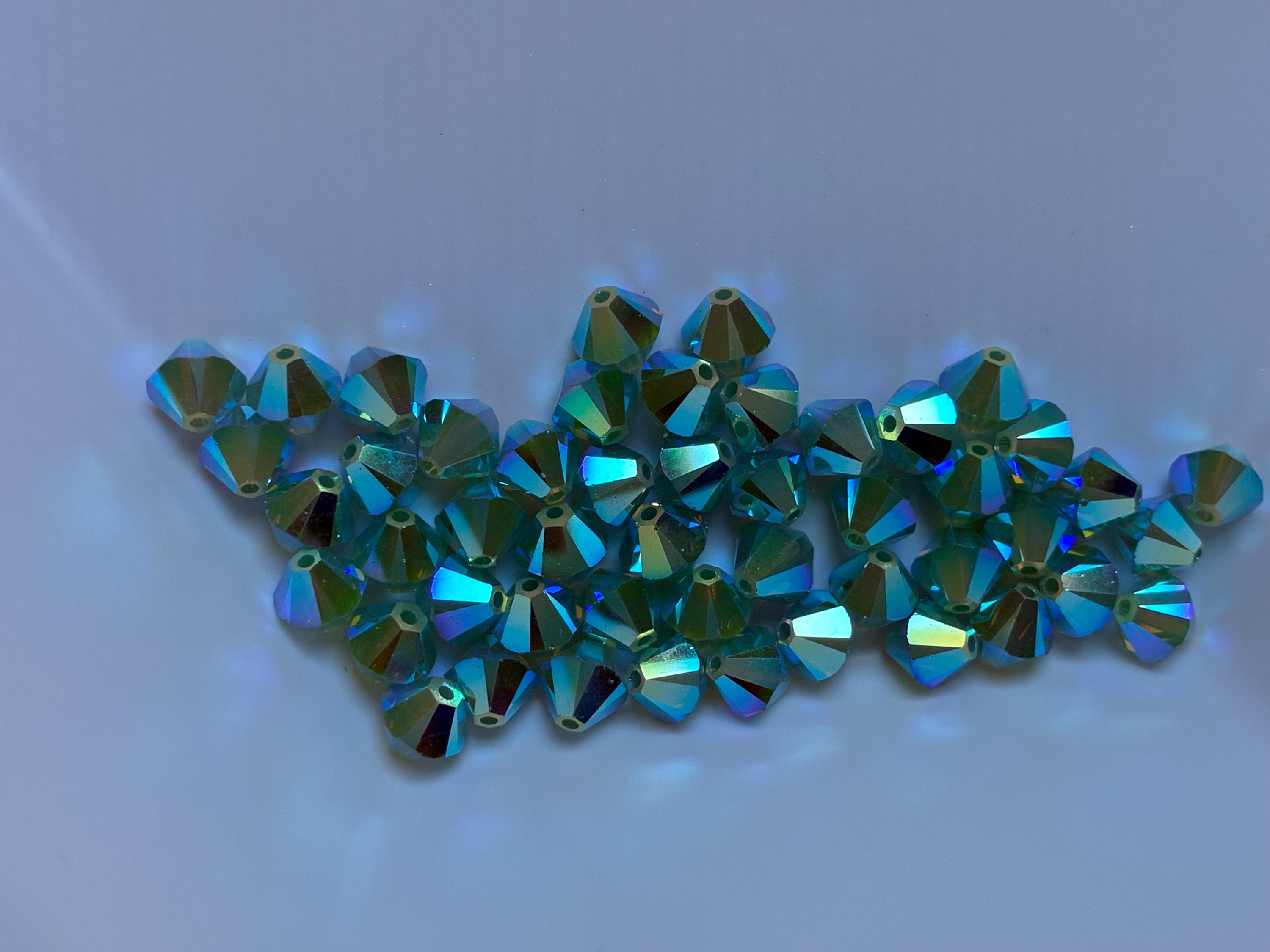 24 Gorgeous Swarovski Crystal Beads - Discontinued Art. 5301 - 6mm