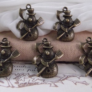 15pc. Snowman Antique Bronze Charm --- CHM - 071