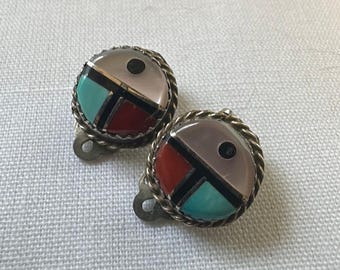 Zuni Vintage Sterling Silver Lapidary Inlay Clip-On Örhängen Turkos Korall Pärlemor Onyx
