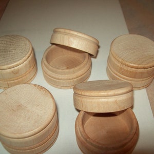 5 Pill Boxes with lids small Unfinished