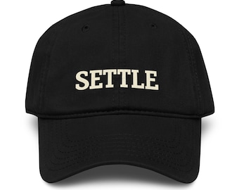 Gorra divertida para papá – Gorra Settle – Gorra minimalista con humor – Gorra de béisbol ajustable – Gorra informal para el día a día