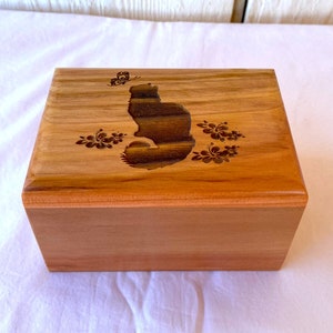 Small Wood Cremation Urn for Cat - Fluffy Cat Wood Urn - Cat Cremation Urn