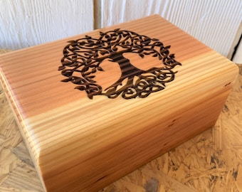 Urna grande de madera para cremación de mascotas con el árbol de la vida grabado (otro grabado opcional)
