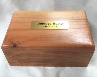 Personalized Medium Pet Cremation Urn - laser engraved plaque