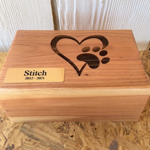 Large Pet Cremation Urn with Plaque and Herat/Paw Print Engraved, Wood cremation Urn, Engraved Cremation Urn