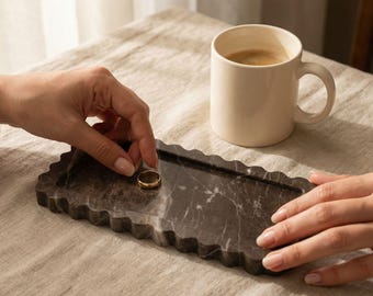 Bandeja de mármol con diseño de ondas y festones para joyería, bandeja de mármol para velas, bandeja moderna orgánica para guardar objetos pequeños, decoración minimalista de tocador de piedra.