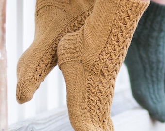 KNITTING PATTERN - Briarfield Lane Socks PDF sock knitting pattern