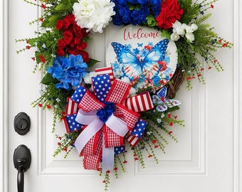 Corona de vid con mariposas patrióticas