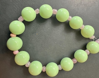 Colgante para teléfono: verde y rosa