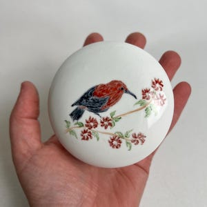 Hand Painted Bird Trinket Dish with Lid – Porcelain Keepsake Box, Floral Detail, Signed 1992