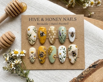 Uñas postizas con diseño de abeja - Uñas con estampado floral de margaritas botánicas - Uñas postizas con diseño de panal en verde salvia y dorado - Uñas reutilizables pintadas a mano