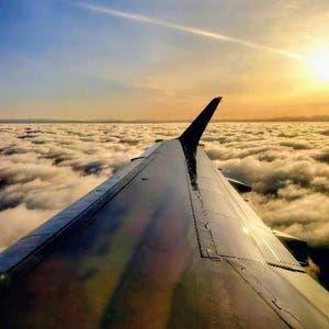 Über den Wolken – Sonnenaufgang über dem Südstaat Calcit