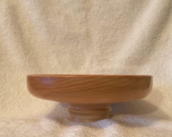 Bol con pedestal torneado a mano, hecho de madera de arce.
