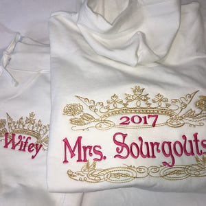 Embroidered Bride Tracksuit: Personalized Bridal Party Hoodie & Pants