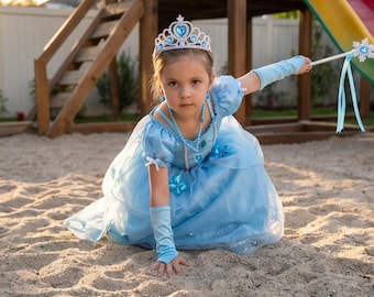 Dziewczęca sukienka księżniczki w kolorze niebieskim z koroną i różdżką – dziecięcy kostium z bajki – kostium na Halloween dla dziewczynki – strój cosplay księżniczki