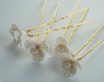 Horquilla de perlas para novia, horquilla minimalista con flores, accesorio para el cabello de boda, horquilla dorada, tocado nupcial hecho a mano, pieza única