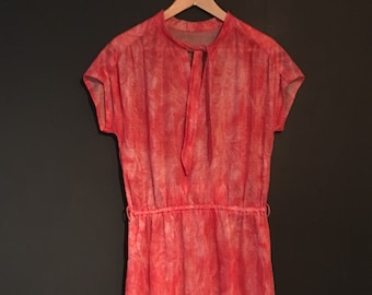 coral dress, dress with tie, slightly sheer dress, 70s dress, short sleeve dress, 70s woman, coral and white, spring dress, elastic waist