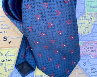 vintage triangle tie by wembley, mountain tie, go west tie, navy blue tie with red triangles, all over geometric print