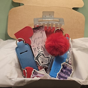 Dark Romance Book Box, Reader Goodies, Booklight, Stickers, Bookmark