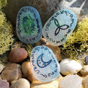 Set Of 13 Witches Runes/Divination Tools