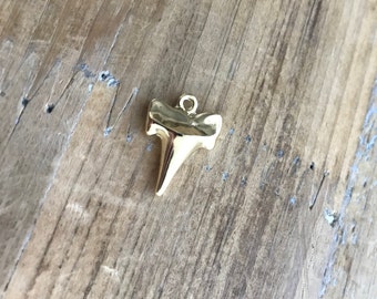 Large Mako Shark Tooth Charm - 24k Gold Dipped Brass Shark tooth  Supplies Pendant Charm Jewelry Supplies (BA103)