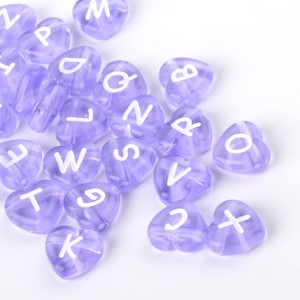 100 peças - Contas de letras de coração roxo transparente • Contas de coração de acrílico Alfabeto • Artesanato Criação de suprimentos para fazer joias • Amizade AO001/02