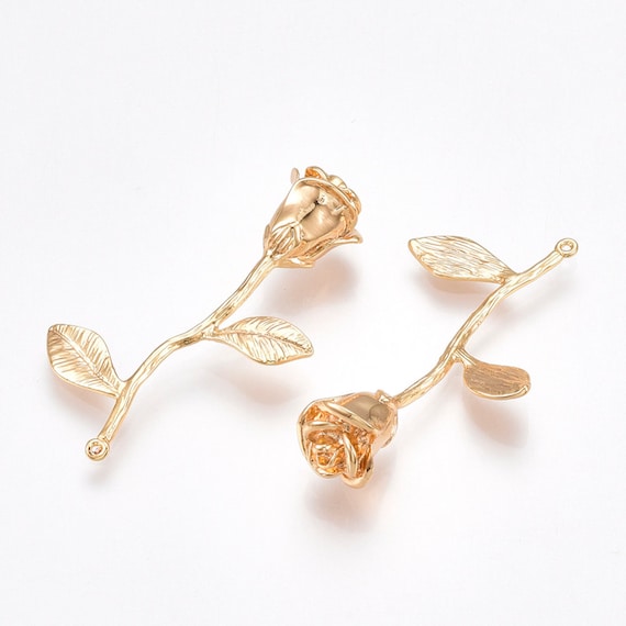 2 Amuleto de flor de rosa dorada natural Laton banado en oro de 24k Forma minima diminuta Suministros para la fabricacion de joyas Venta al por mayor de amuletos simples AS105