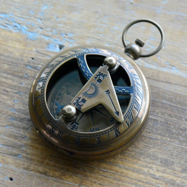 1 - Sundial Compass Pendant, Antique Brass, Nautical, Heavy Duty, Vintage Style (BA043)