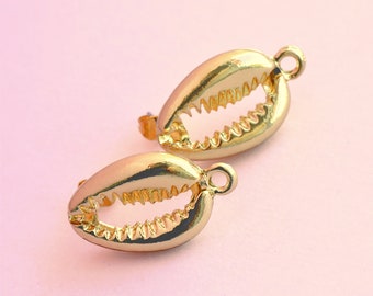 1 Pair - Sea Shell Stud Earrings Components • 24k Gold / Brass • DIY Jewelry Making • DIY Earring Making • Ocean Earring Studs  (AM025)