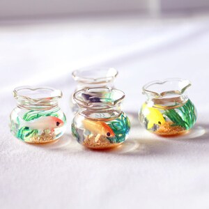 1 - Round KOI Fish Bowl  * Glass Display Decoration * Dollhouse Accessories & Prop Decorations  * Colorful fish tank (AU104)