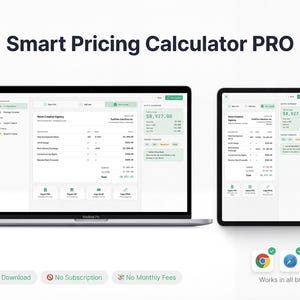 Peut inclure: Une tasse en céramique blanche avec une anse noire et l'inscription "But First, Coffee" en gras noir. La tasse est posée sur un fond flou, suggérant un cadre chaleureux.