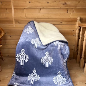 Highland Sheep Wool Blanket 155x200 cm | Double-Sided Grey Folk Throw with Traditional Mountain Pattern | Warm Rustic Chalet Decor