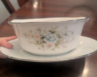 Noritake "Poetry" Gravy Boat with Attached Underplate