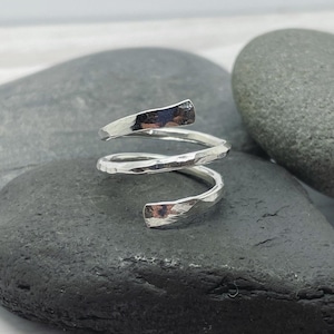 Spiral thumb ring new arrivals