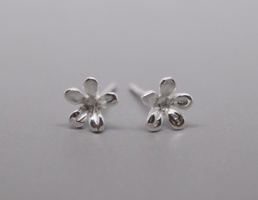 ピアス STONEHENgE Silver Daisy One Touch Earrings STONEHENgE】Silver Daisy Flower One Touch Earrings K1838