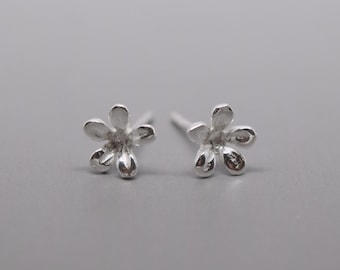 Silver Flower Earrings - Solid Sterling 925 Silver Daisy Flower Ear Studs