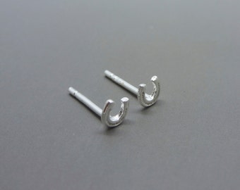 Pendientes de herradura de plata - Tiny Solid Sterling 925 Silver Small Lucky Horse Shoe Ear Studs