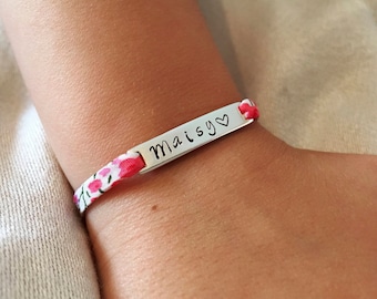 Pulsera de la libertad para niños - Plata de ley 925 Placa de identidad con nombre personalizado Pulsera de la amistad con cinta de tela Liberty of London