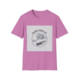 Camiseta unisex de algodón con diseño de carrete de pesca de Pelagic Tackle Co. imagen 8