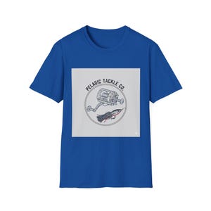 Camiseta unisex de algodón con diseño de carrete de pesca de Pelagic Tackle Co. imagen 6