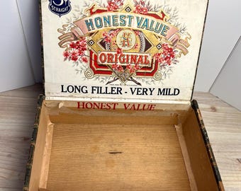 Vintage Honest Value Cigar Box – Antique Wooden Tobacciana Storage Box – Colorful Floral Lithograph – Long Filler Very Mild