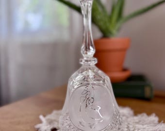 Dzwonek ze szkła trawionego w stylu vintage Goose | Wystrój kuchni w stylu rustykalnym z lat 80. | Kolekcjonerska gęś Cottagecore | Dekoracja półki w stylu rustykalnym | Dzwonek ze szkła Grandmacore